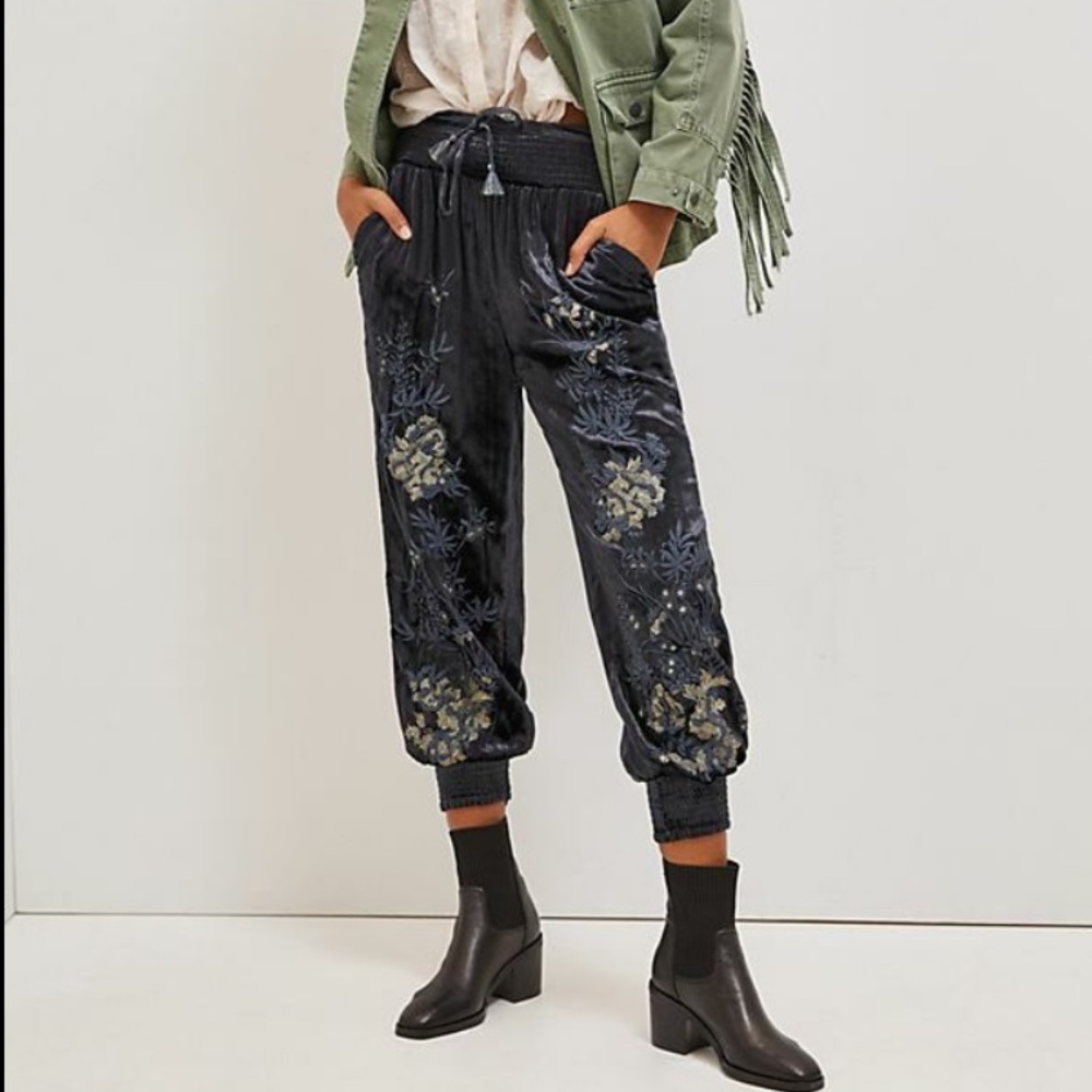 ANTHROPOLOGIE Rosie Velvet Embroidered Joggers w/ Tie Midnight Blue Charcoal M